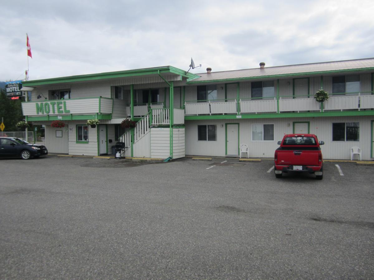 New Hazelton Bulkley Valley Motel מראה חיצוני תמונה